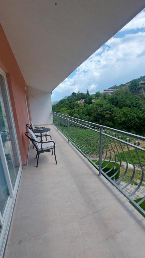 Apartman Nature Zvecanje Exteriör bild